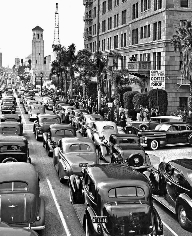 Wilshire-Boulevard-Traffic-Jam-1941 1